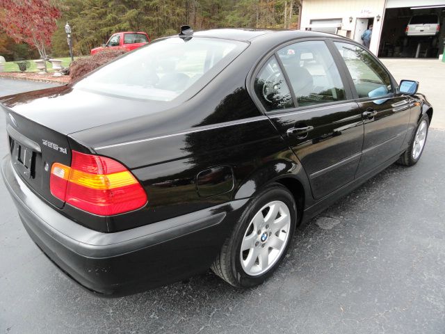 2004 BMW 3 series 2WD 4dr Heat