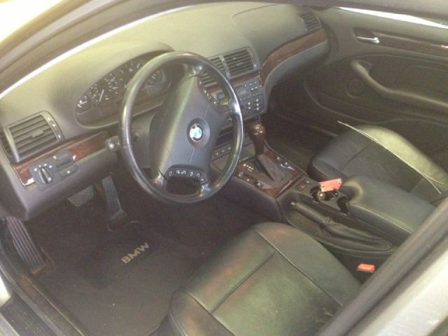 2004 BMW 3 series 2WD 4dr Heat