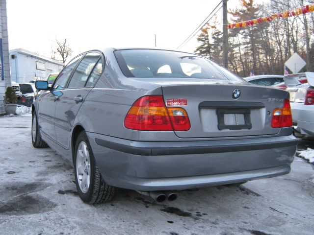 2004 BMW 3 series 2WD 4dr Heat