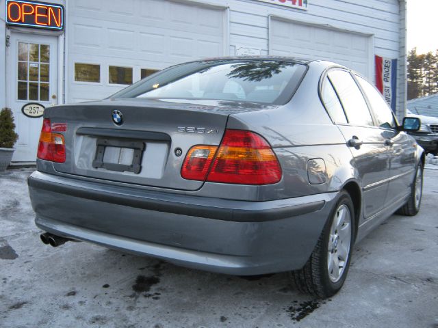 2004 BMW 3 series 2WD 4dr Heat