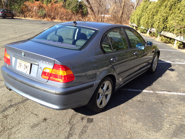 2004 BMW 3 series 2WD 4dr Heat