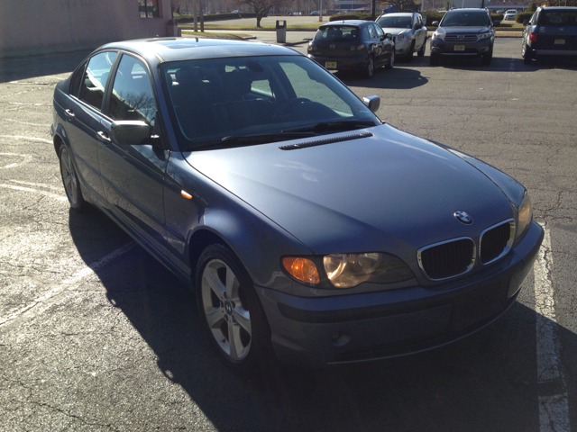 2004 BMW 3 series 2WD 4dr Heat