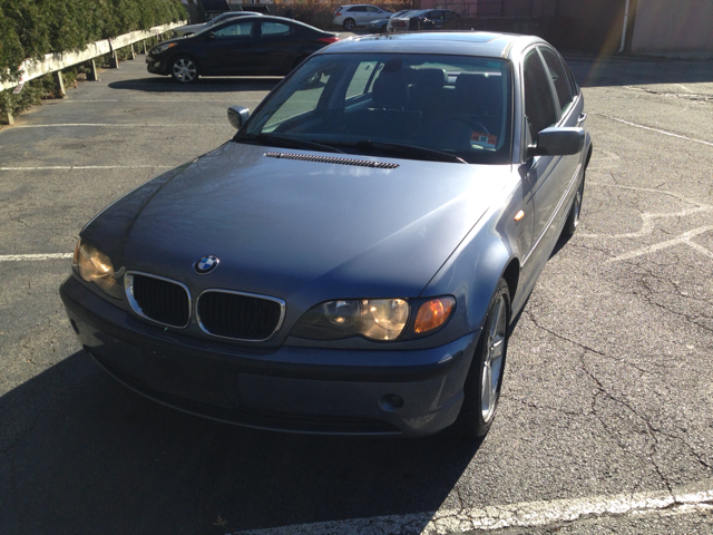 2004 BMW 3 series 2WD 4dr Heat