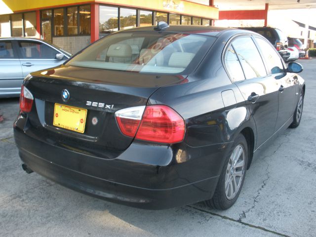 2006 BMW 3 series 2WD 4dr Heat