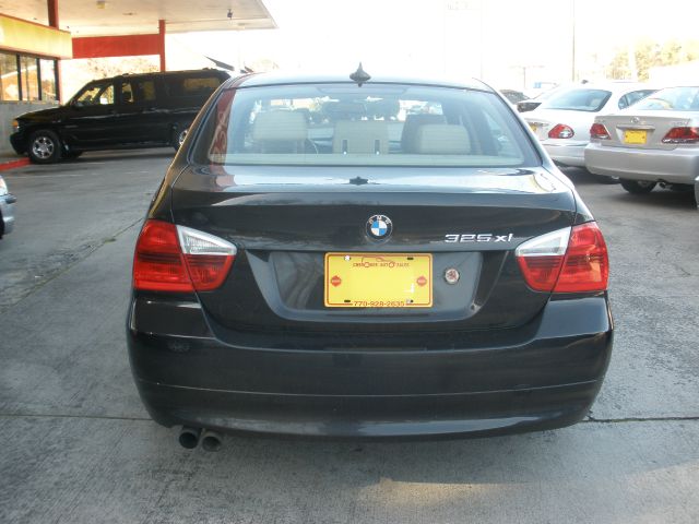 2006 BMW 3 series 2WD 4dr Heat