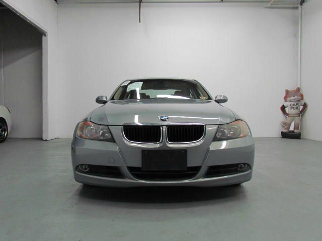 2006 BMW 3 series 4dr 2.9L Twin Turbo AWD W/3rd Row