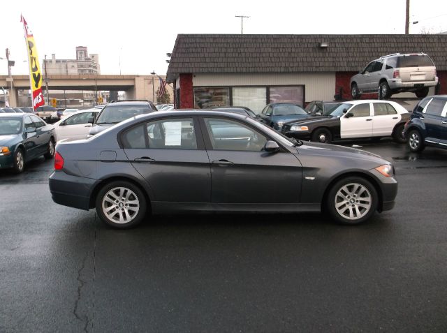 2006 BMW 3 series 2WD 4dr Heat