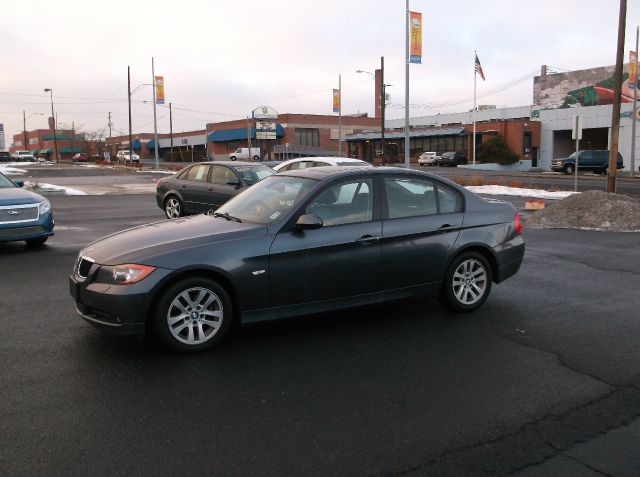 2006 BMW 3 series 2WD 4dr Heat