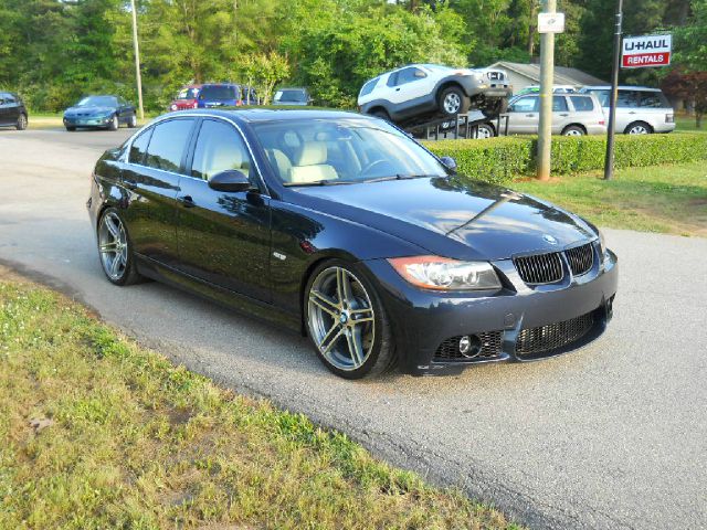 2007 BMW 3 series 4dr 2.5L Turbo W/sunroof/3rd Row AWD SUV