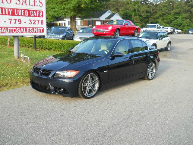 2007 BMW 3 series 4dr 2.5L Turbo W/sunroof/3rd Row AWD SUV