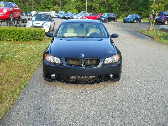 2007 BMW 3 series 4dr 2.5L Turbo W/sunroof/3rd Row AWD SUV