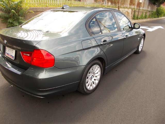 2009 BMW 3 series 2WD Ext Cab Manual