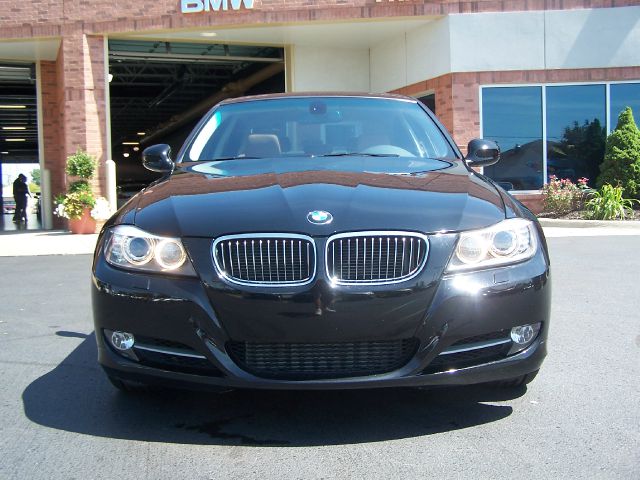 2011 BMW 3 series Tier