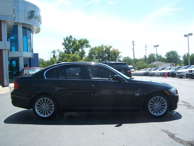 2011 BMW 3 series Tier