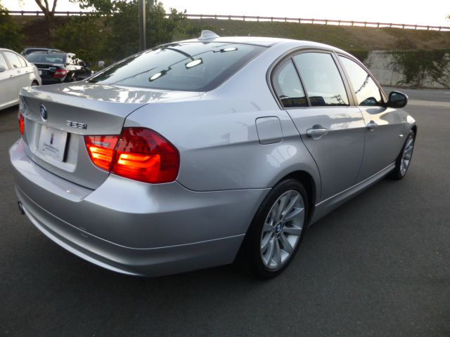 2011 BMW 3 series SE Automatic 4X4 Beutiful