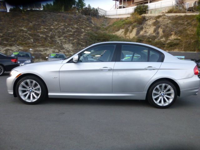 2011 BMW 3 series SE Automatic 4X4 Beutiful