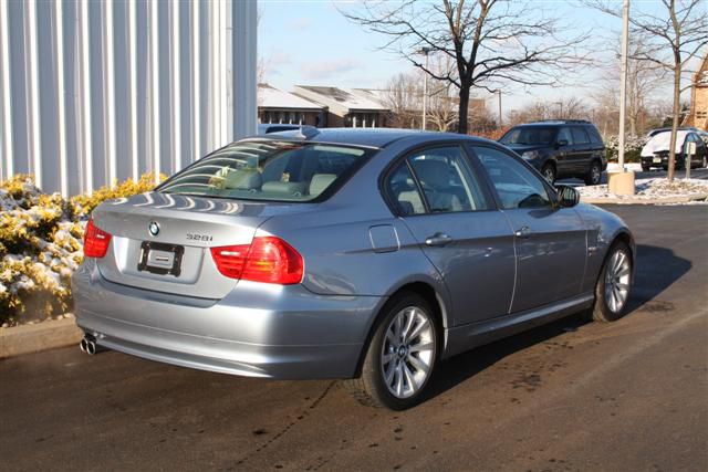 2011 BMW 3 series EXT WB W/1sb PKG