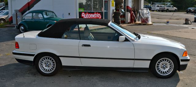 1994 BMW 3 series 2WD Crew Cab 126.0 LT W/1lt