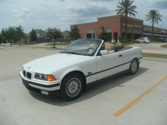 1994 BMW 3 series 2WD Crew Cab 126.0 LT W/1lt