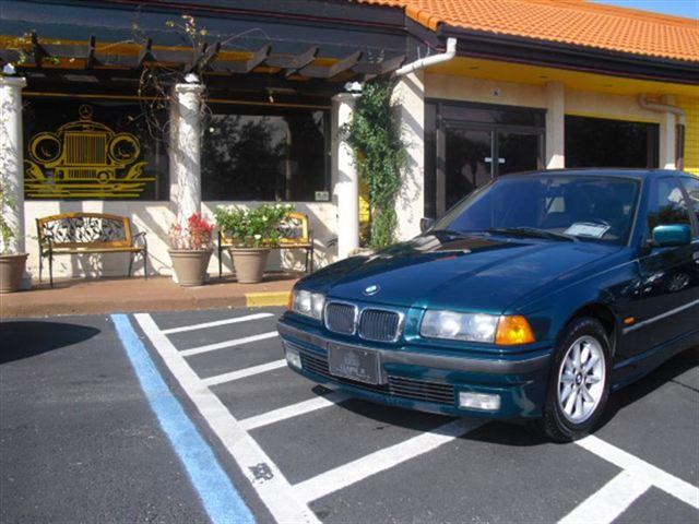 1998 BMW 3 series 2.0T Avant Quattro Wagon 4D