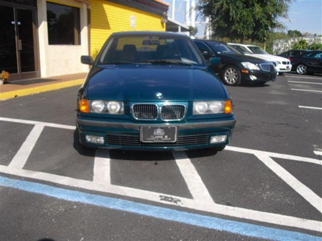 1998 BMW 3 series 2.0T Avant Quattro Wagon 4D