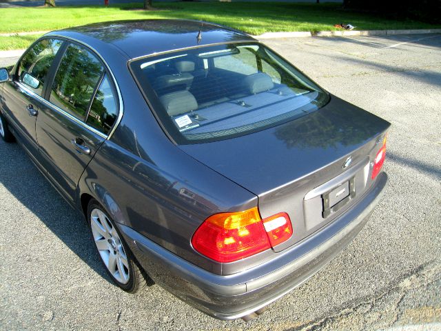 2000 BMW 3 series 4dr 1500 4WD LTZ