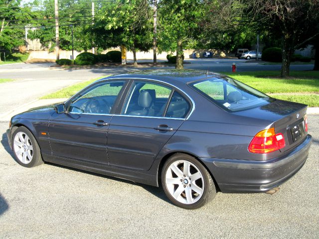 2000 BMW 3 series 4dr 1500 4WD LTZ