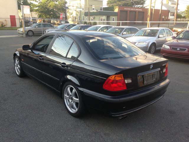 2001 BMW 3 series SLE - 7pass AWD At Brookvi