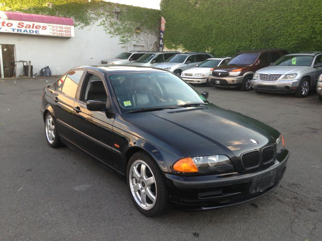 2001 BMW 3 series SLE - 7pass AWD At Brookvi