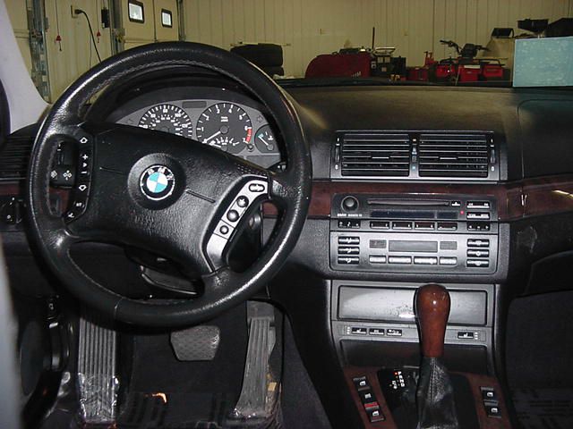 2002 BMW 3 series 2WD 4dr Heat