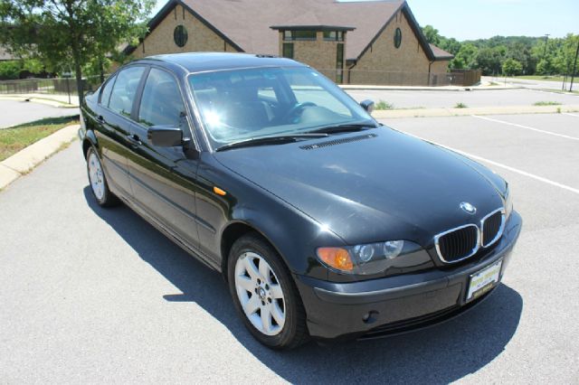 2002 BMW 3 series 2WD 4dr Heat