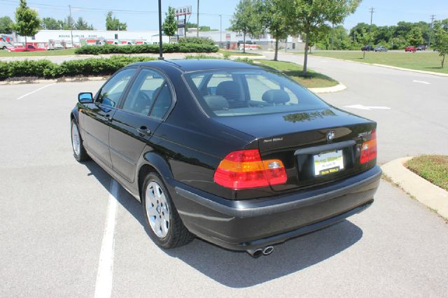 2002 BMW 3 series 2WD 4dr Heat