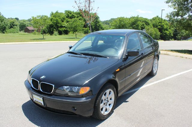 2002 BMW 3 series 2WD 4dr Heat