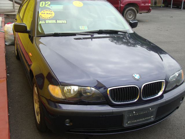 2002 BMW 3 series 2WD 4dr Heat