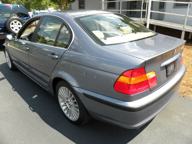 2002 BMW 3 series 4WD 4dr Heat