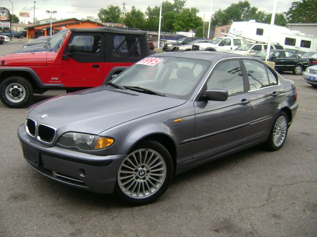 2002 BMW 3 series 4WD 4dr Heat