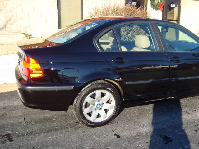 2002 BMW 3 series 323i 4dr Sdn Sedan