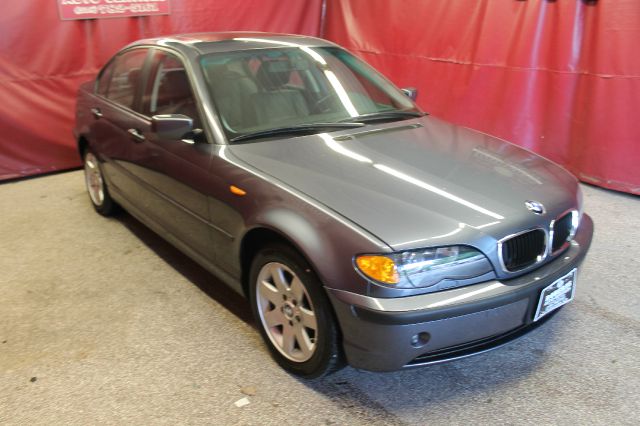 2002 BMW 3 series 2WD 4dr Heat