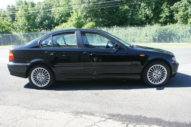 2002 BMW 3 series 2WD 4dr Heat