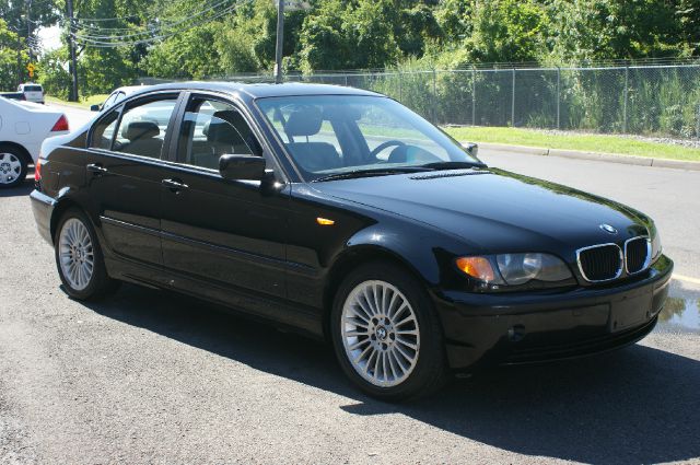 2002 BMW 3 series 2WD 4dr Heat