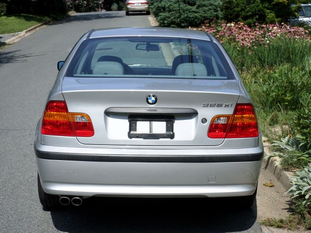 2002 BMW 3 series 2WD 4dr Heat