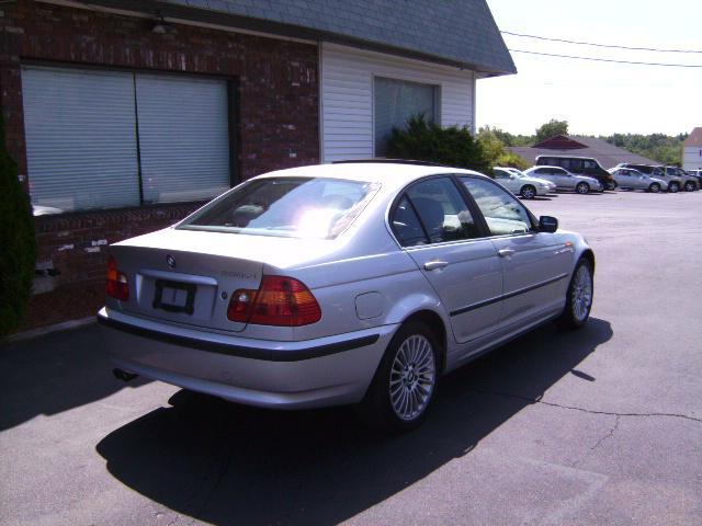 2002 BMW 3 series 7-pass