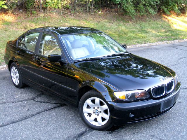 2002 BMW 3 series 2WD 4dr Heat