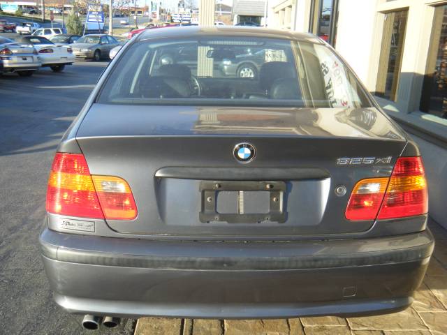 2002 BMW 3 series 323i 4dr Sdn Sedan