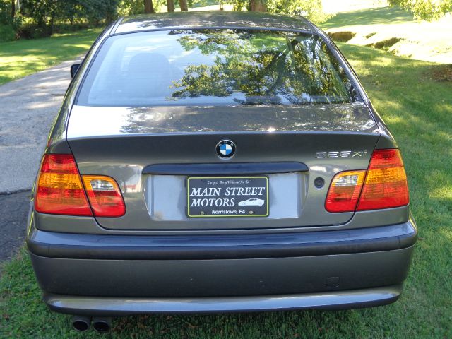 2003 BMW 3 series 2WD 4dr Heat