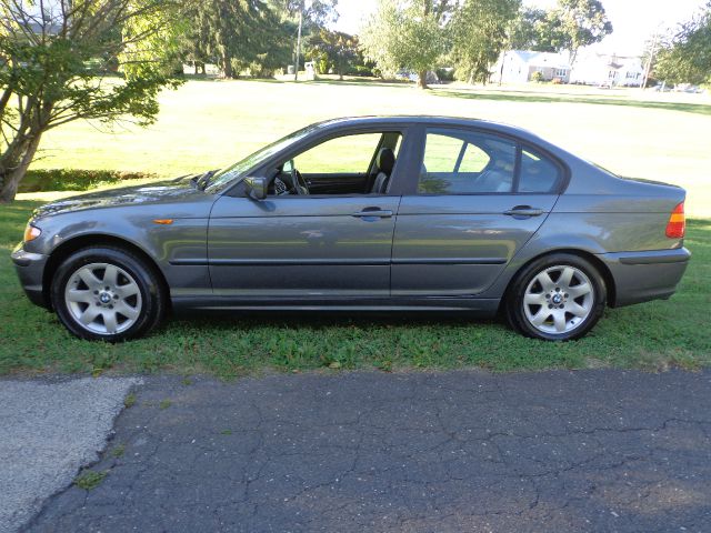 2003 BMW 3 series 2WD 4dr Heat