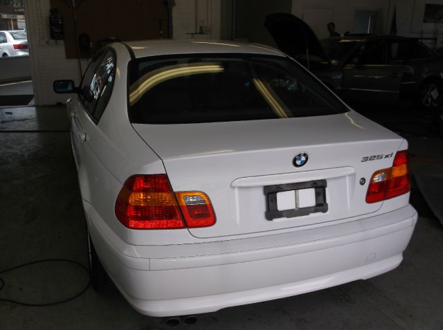 2003 BMW 3 series 2WD 4dr Heat