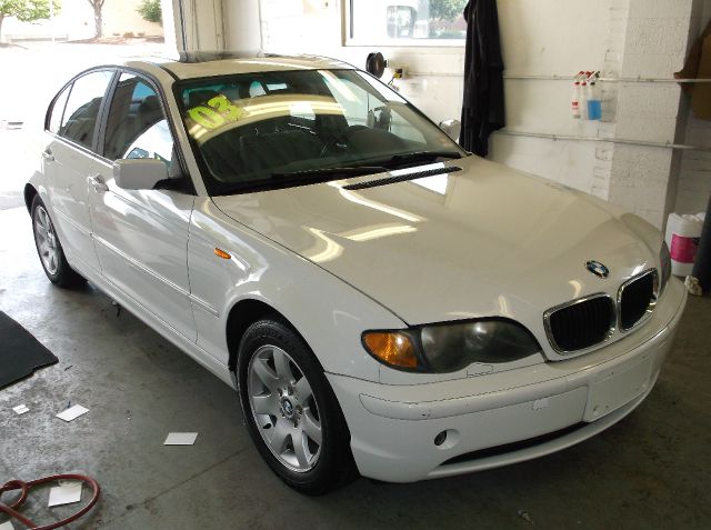 2003 BMW 3 series 2WD 4dr Heat