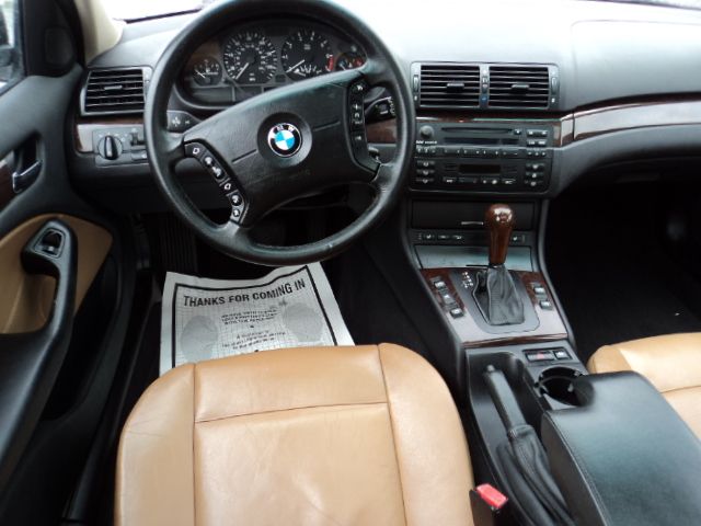 2003 BMW 3 series 2WD 4dr Heat