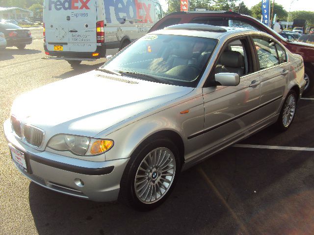 2003 BMW 3 series 4WD 4dr Heat